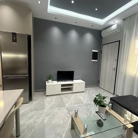 Luxury Apt 5Min To Metro Nikaia Πειραιάς Εξωτερικό φωτογραφία